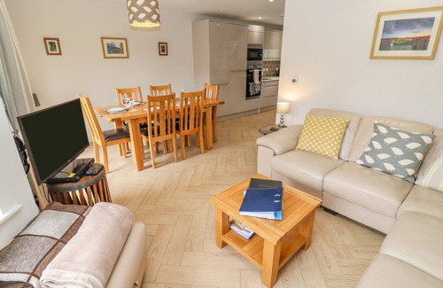 Bourton Cottage | Church View