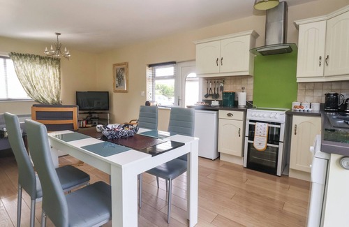 Mappleton Cottage | CHURCH VIEW, pet friendly, character holiday cottage in Atwick
