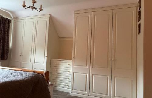 Poltimore Apartment | Church View, Poltimore Village - near Exeter