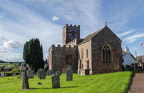 Poltimore Apartment | Church View, Poltimore Village - near Exeter