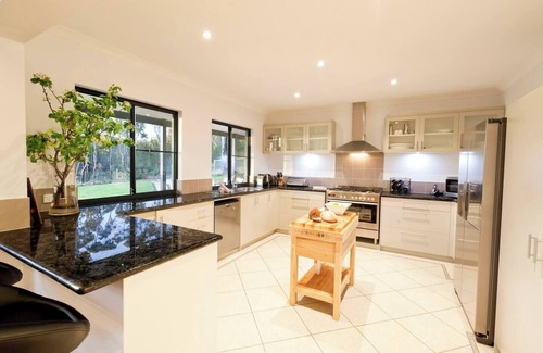 Yallingup House | Chynoweth Scenic Views and Secluded Luxury