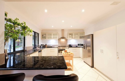 Yallingup House | Chynoweth Scenic Views and Secluded Luxury