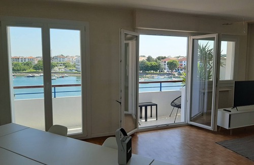 Ciboure Apartment | Ciboure: Spacious T4 with balcony and veranda, near golf