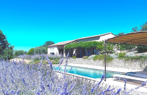 Bonnieux Villa | Ciel Du Luberon - your holiday villa with a large pool and luxury equipment