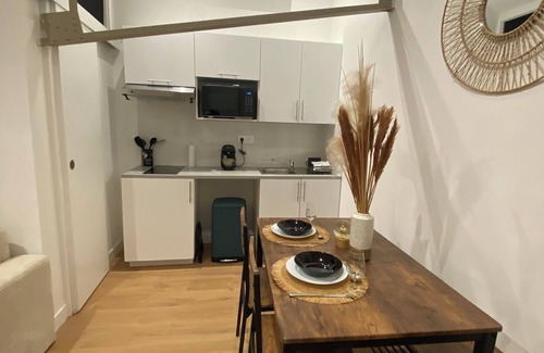 Poitiers Apartment | Cinéloft: Train station & city center, Cinema, PS5, Air conditioning, Massage, Netflix Amazon Prime