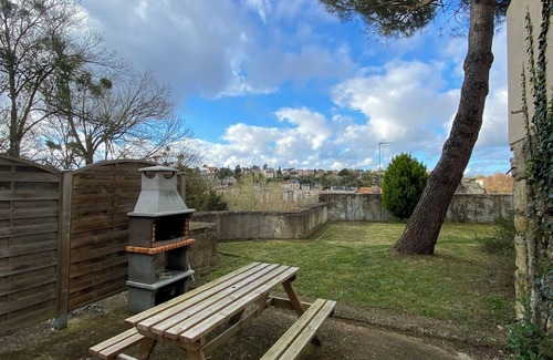 Poitiers Apartment | Cinéloft: Train station & city center, Cinema, PS5, Air conditioning, Massage, Netflix Amazon Prime