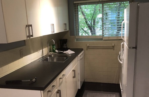 Oakley Apartment | CINCINNNATI COMFORTABLE ONE BEDROOM