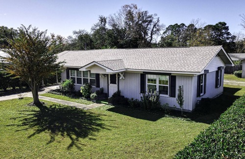 Long Beach House | Cindy Lou's Seaside Retreat: Walking Distance to the Beach!