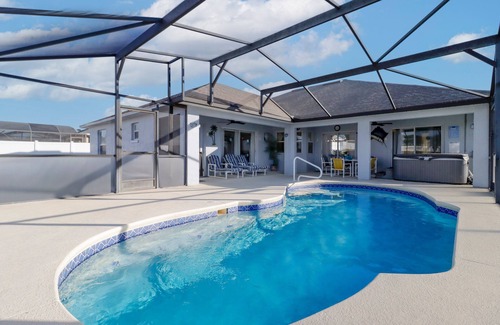 Tuscan Ridge House | Cinema Style Movie Room | Hot Tub | Sunny Pool | Disney