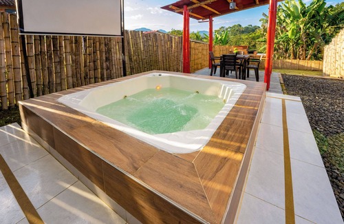 Pereira Cabin | Cinema under the stars