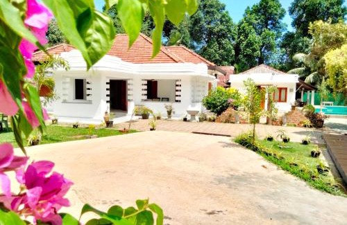 Dondra House | Cinnamon Estate Villa