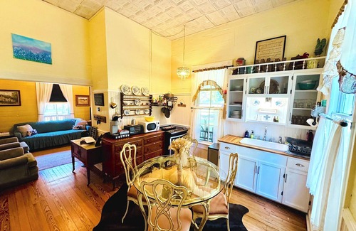 Chappell Hill Cottage | Circa 1900 ~ The Cottage at Chappell Hill ~ Private ~ Romantic ~ Pond ~ Fenced