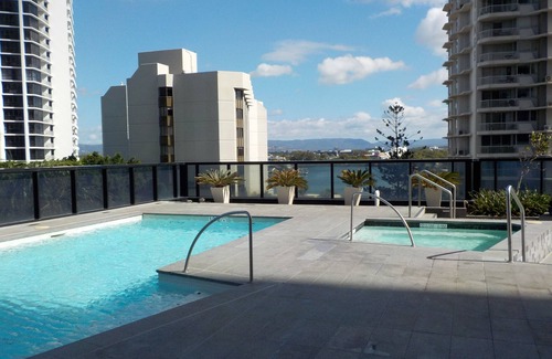 Surfers Paradise Apartment | Circle on Cavill - HR Surfers Paradise