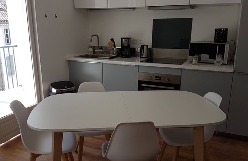 Carcassonne Apartment | CITE of CARCASSONNE Gîte Les 3 Tours 2, 99 rue Trivalle
