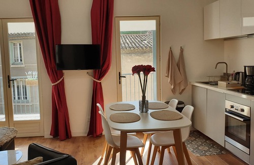 Carcassonne Apartment | CITE of CARCASSONNE Gîte Les 3 Tours 2, 99 rue Trivalle