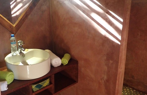 Fenoarivo Atsinanana House | Citronella Lodge, sea and rice views