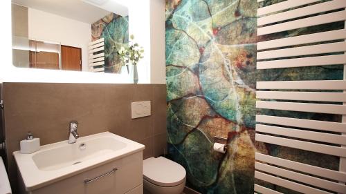 Wuerzburg Apartment | City Apartment - Old Main Bridge, own garage parking space