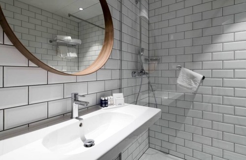 Jewish Quarter House | City Break Minutes Away from Antwerp Center & Rubenshuis! w/ Kitchen & Terrace