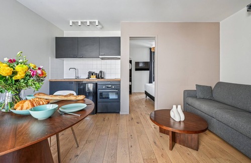 Silly-Gallieni Apartment | City Center l 15min from Eiffel Tower by Car