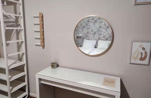 Antwerp Apartment | City Center location 1BR Apartment near Station!