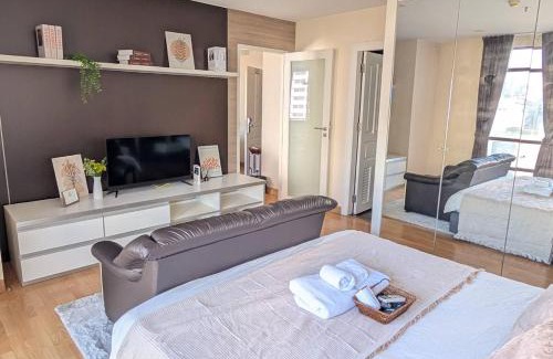 Nana Apartment | City Center Nana 4-Guest Suite 100m Nana BTS