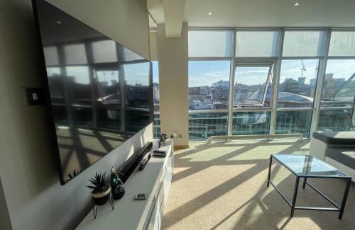 City Centre Glasgow Apartment | City Centre 2-Bed Apartment Parking Jacuzzi Bath