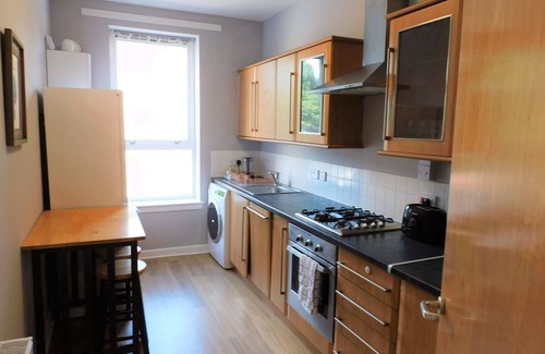 Kelvinbridge Apartment | City Centre 2 bedroom apt, close to M8 & Tourist Attractions