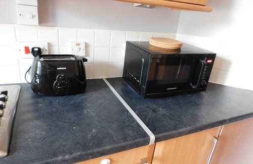 Kelvinbridge Apartment | City Centre 2 bedroom apt, close to M8 & Tourist Attractions