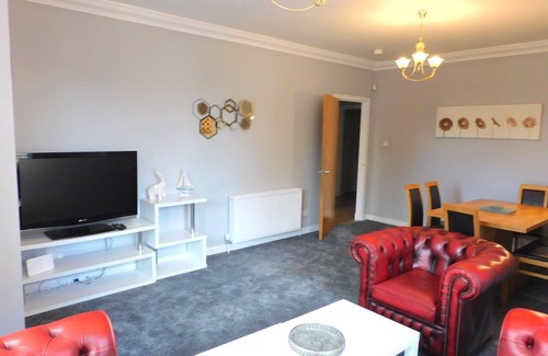 Kelvinbridge Apartment | City Centre 2 bedroom apt, close to M8 & Tourist Attractions