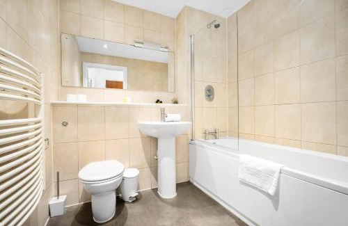 Theatreland Birmingham Apartment | City Centre Apartment - China Town - Balcony - Parking - Wifi - Netflix - 43A