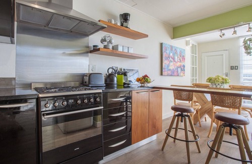 Bo'Kaap Apartment | City Centre Loft with Sophisticated Style