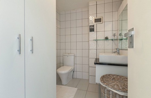 Bo'Kaap Apartment | City Centre Loft with Sophisticated Style