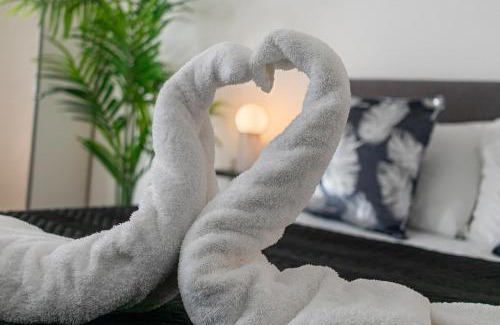 Exeter Apartment | City Centre Studio Apartments - Stoop Apartment - Short Stays UK Ltd