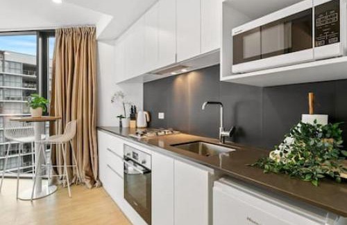 South Brisbane Apartment | City Chic Living w Sunset Views 2BD1 Studio Apt