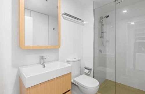 South Brisbane Apartment | City Chic Living w Sunset Views 2BD1 Studio Apt