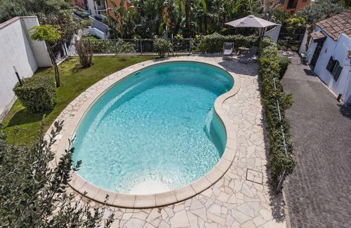 Picanello-Ognina-Barriera-Canalicchio Apartment | City Cottage with Garden and Pool by Wonderful Italy