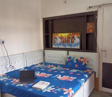 Sundarnagar House | CITY CROWN GUEST HOUSE