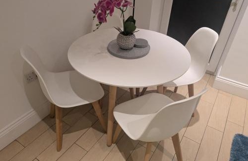Uplands Apartment | City Escape – 1 Bedroom Flat in Swansea Centre