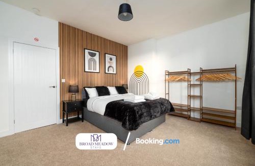 Lincoln House | City Escape l Last-Minute Special l Sleeps 6 l 3-Bed Home by Broad Meadow Stays, Lincoln l Free Wi-Fi l Monks Lodge