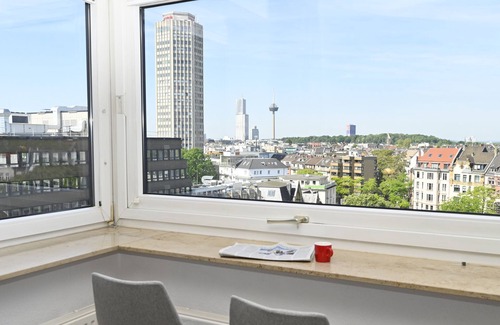 Neustadt-Nord Apartment | City flair with a view of the cathedral!