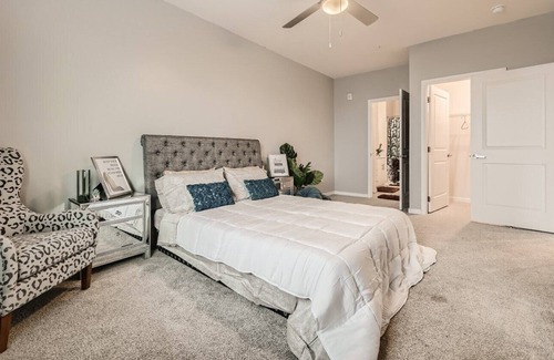 Downtown Baltimore Apartment | City Gems : Harbor: Sports: Fine Dining: Casino