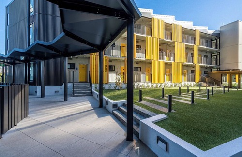Newton Apartment | City Getaway 1-bedroom Studio with pool in CBD