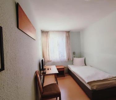 Sudstadt House | City Hotel Bauer mit Aufzug with elevator