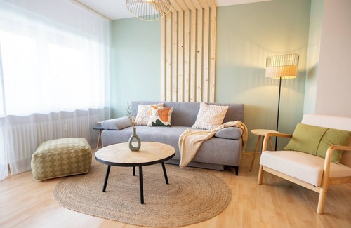 Frickenfelden Apartment | City Jewel/6 min to the lake/Bike storage/Central location/Green view