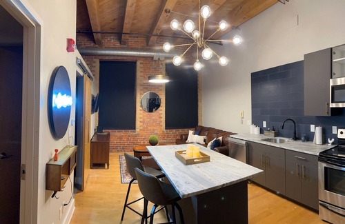 Downtown Columbus Condo | City Lights at Hartman