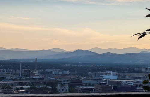 Downtown Denver Condo | City Lights & Mountain Sights – Downtown Denver Stay at Downtown Suite