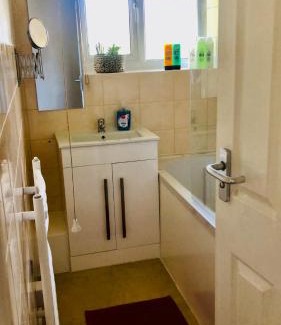 Hoxton West Apartment | City location- 2 bedroom apartment