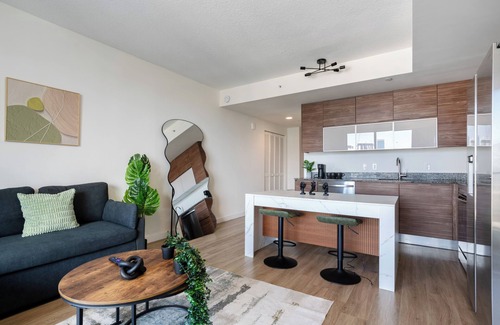 Downtown Miami Apartment | City/Ocean Views/Central/Skyrise