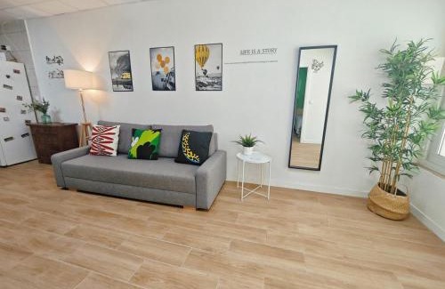 Montolivet Apartment | City of Sciences and Arts Breeze Residence