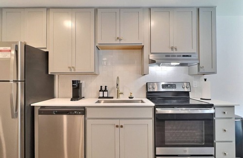 Redmont Park Apartment | City Overlook w/Pool & Extra Large Balcony